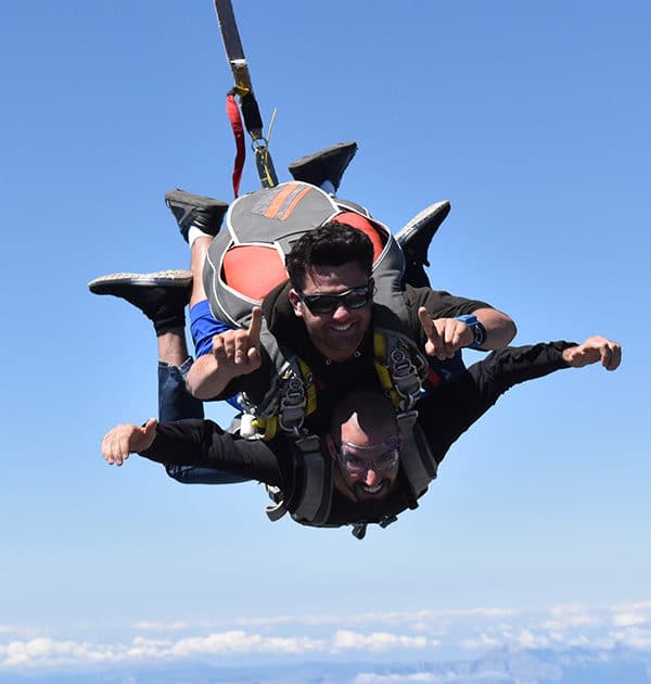 Réserver un saut en parachute tandem à Tallard Gap, hautes alpes SKY-LIVE